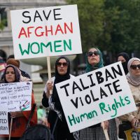 Les Talibans font fermer une station de radio animée par des femmes