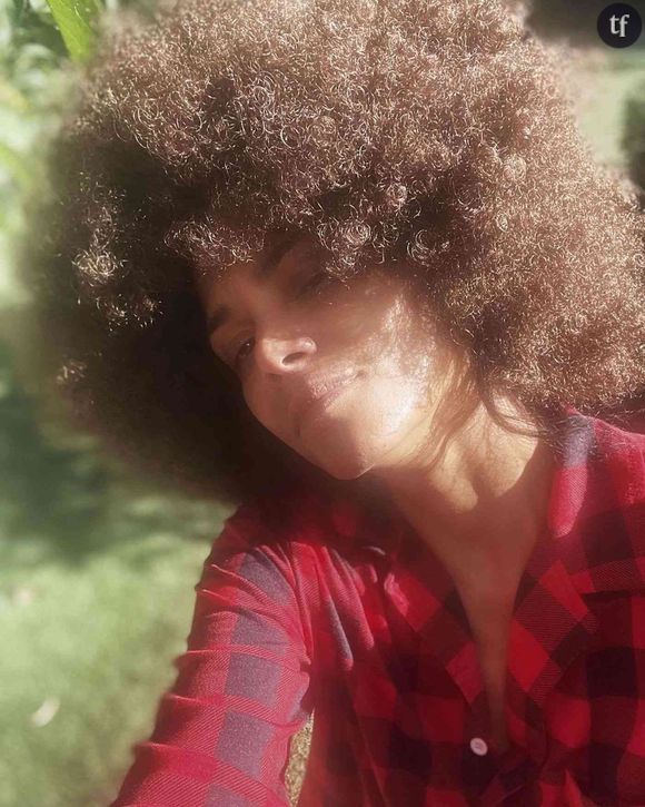 Halle Berry célèbre ses cheveux afros sur Instagram, et c'est éblouissant