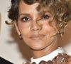 "Angela Davis !" : Halle Berry célèbre ses cheveux afro sur Instagram, et c'est éblouissant