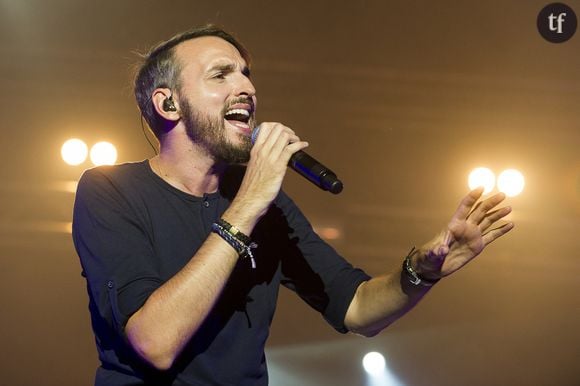 Christophe Willem sur la scène du Ronquières Festival à Ronquières en Belgique, le 2 août 2015.