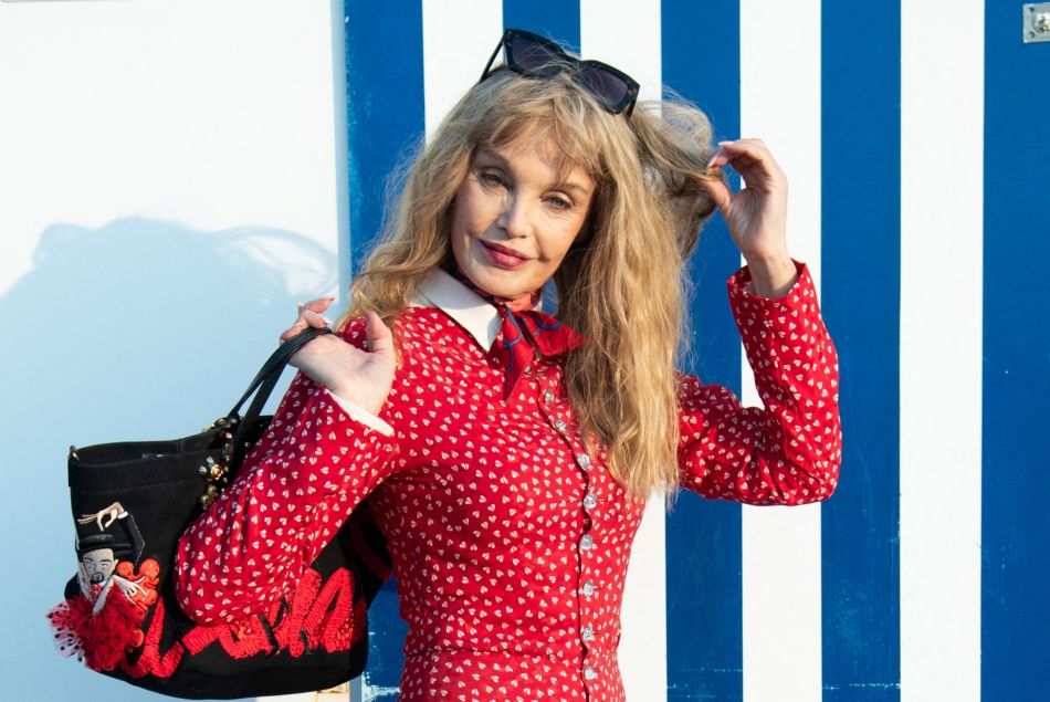 Arielle Dombasle en a (vraiment) marre qu'on la compare à Barbie
Arielle Dombasle attending the a Photocall as part of the 37th Cabourg Film Festival in Cabourg, France on June 15, 2023. Photo by Aurore Marechal/ABACAPRESS.COM