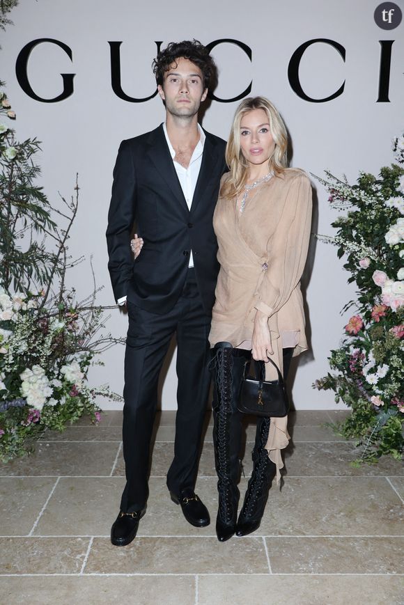 Aujourd'hui en couple avec le mannequin Oli Green, Sienna Miller rejoint la longue liste des célébrités enceintes après 40 ans, comme Virginie Efira ou encore Eve Angeli.