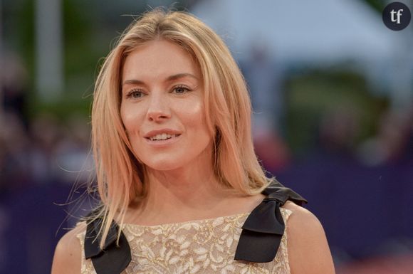 Sienna Miller assiste à la première du film "American Woman" lors du 45e Festival du film américain de Deauville, en France, le 11 septembre 2019.