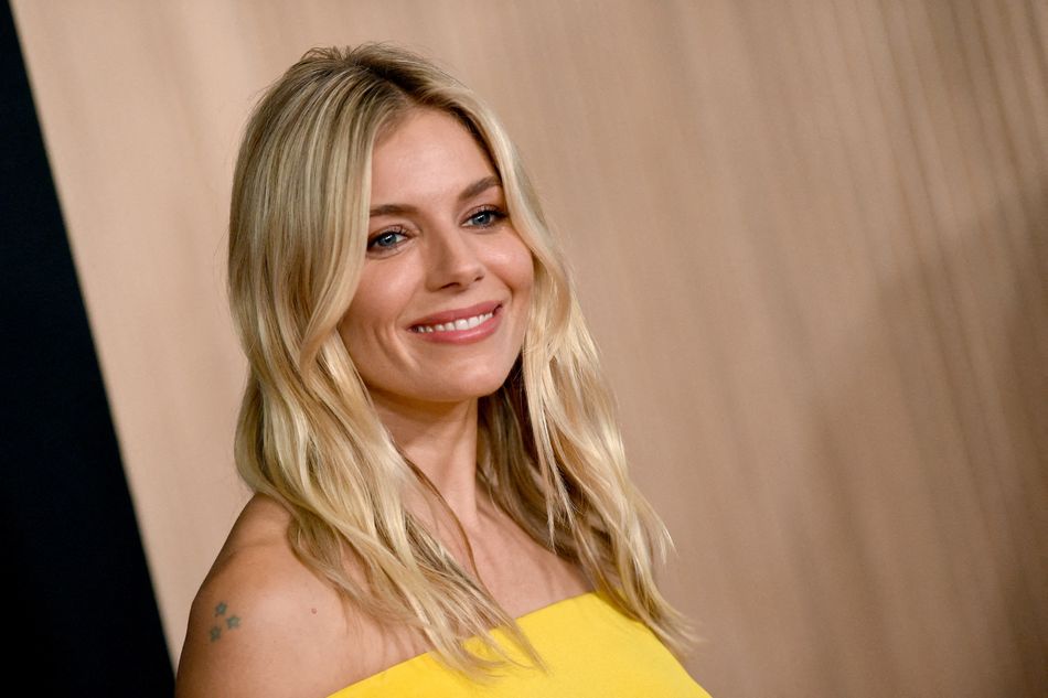 Sienna Miller assiste à la 23e cérémonie annuelle des Hollywood Film Awards à l'hôtel Beverly Hilton le 03 novembre 2019 à Beverly Hills, CA, États-Unis.