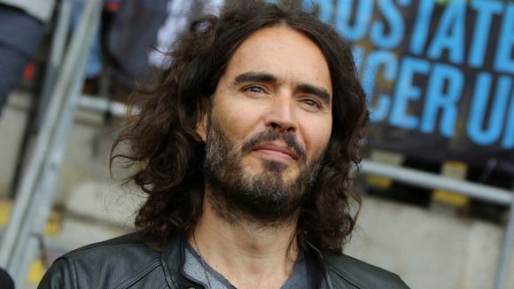 Russell Brand accusé de viol et d'agressions sexuelles : le point sur l'enquête en cours