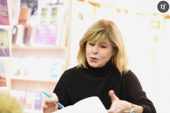 "Ma mère ne m'a pas protégée" : victime de viol à 12 ans, Katherine Pancol témoigne
Journalist and bestselling French novelist Katherine Pancol signing some copies of her latest book 'Trois baisers' at Kleder book shop in Strasbourg, France on November 20, 2017. Photo by Roses/ANDBZ/ABACAPRESS.COM