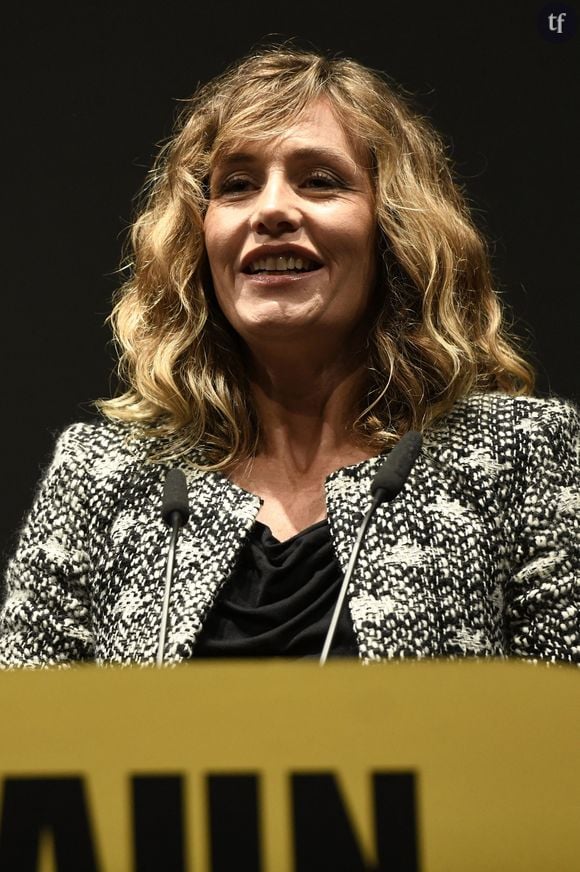 Cécile de France, Prix européen d'interprétation "Die Europa 2023" lors de la soirée de remise des prix du 37ème Festival international du film de Braunschweig dans la Grande Maison du Théâtre national de Brunswick, Allemagne, le 11 novembre 2023. © Action Press/Bestimage