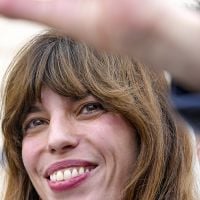 "J'ai deux gnomes, vive la crèche !" : Lou Doillon sans filtre sur la charge maternelle