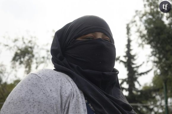 Une membre du groupe féministe radical "Bloque negro", à Mexico le 16 mai 2024