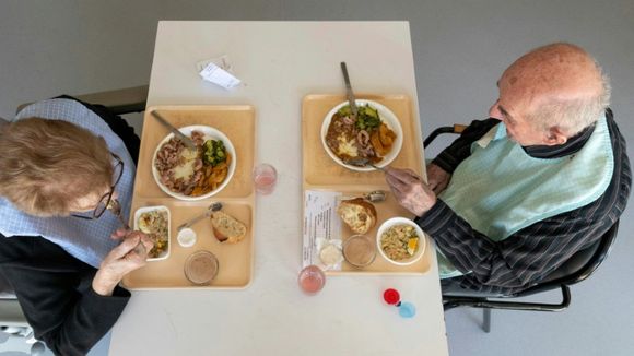 Malgré les scandales, les Ehpad veulent bousculer "l'image dégradée" de leurs repas : mais comment ?