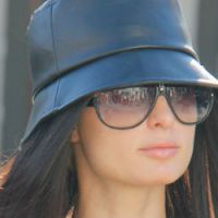Paris Hilton change de couleur de cheveux et devient brune