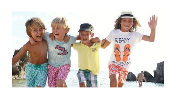 Buzz : un homme nu dans le catalogue La Redoute