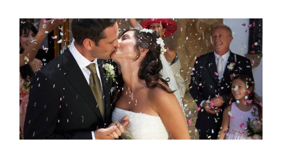 Le mariage recule en 2011, au profit du Pacs