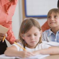 Enquête de l’OCDE sur les résultats scolaires : la France "doit mieux faire"