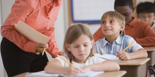 Enquête de l’OCDE sur les résultats scolaires : la France "doit mieux faire"