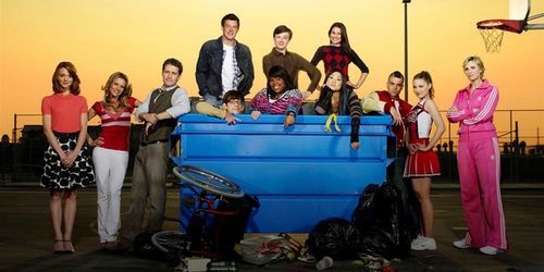 « Glee » : Amber Riley rend hommage à Whitney Houston – Vidéo