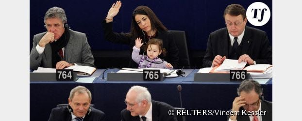 Les députées européennes viennent travailler avec bébé