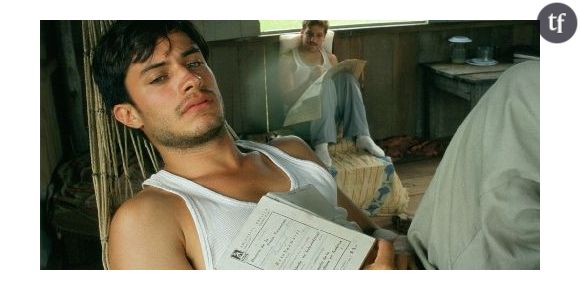 Gael Garcia Bernal sous le masque de Zorro