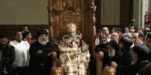 Egypte: Décès du patriarche Shenuda III, les chrétiens d’Egypte s’indignent