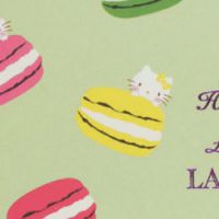 Hello Kitty sur des macarons Ladurée