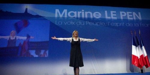 Clash Marine Le Pen et Anne-Sophie Lapix dans Dimanche + - Vidéo