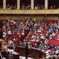 L’Assemblée nationale veut abaisser l’âge d’éligibilité des députés à 18 ans