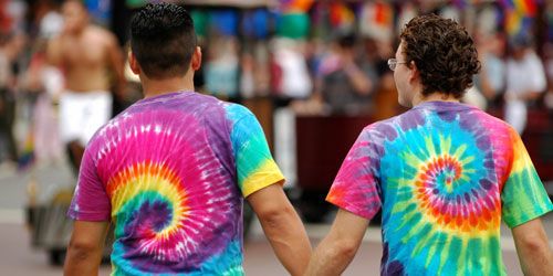 Homophobie : la France plus tolérante, malgré un noyau dur persistant