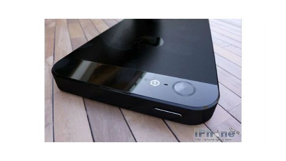 iPhone 5 : une photo et une date de sortie ?