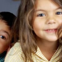 Grandir avec une soeur rend plus apte au bonheur