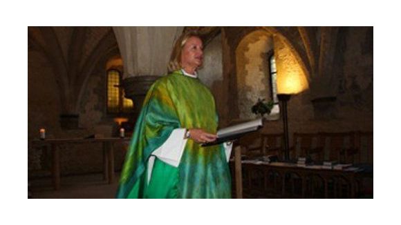 Egalité hommes-femmes : l'Eglise anglicane hésite à ordonner des femmes évêques 