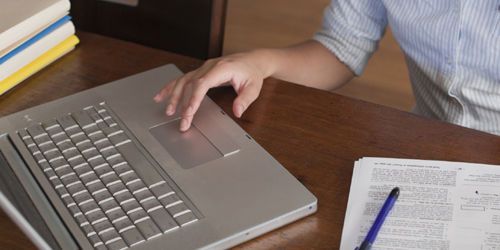 Emploi : les embauches à la baisse