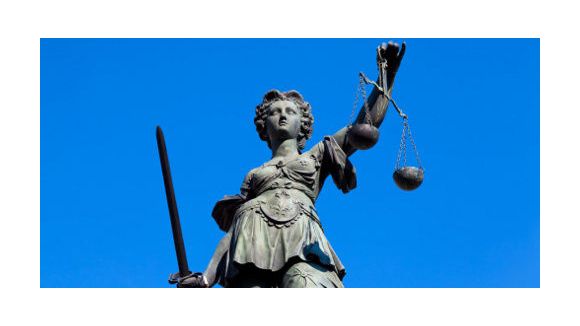 Justice : les femmes seraient condamnées à des peines plus légères