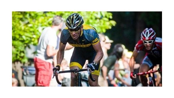Dopage : Armstrong renonce à répondre aux accusations et perd ses titres