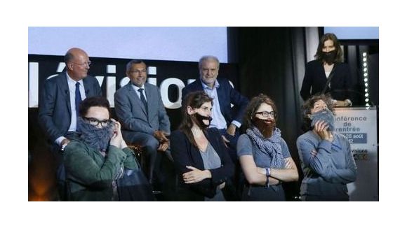 Parité : après France Télévisions, les féministes de La Barbe à Radio France