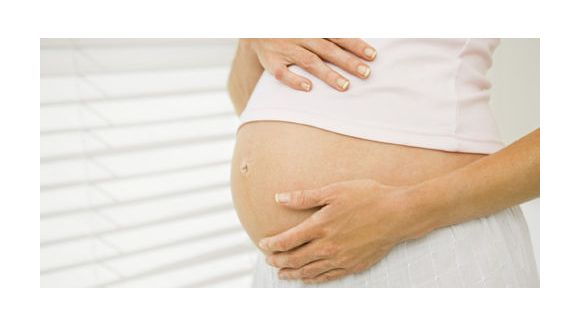 Grossesse : le tabagisme passif nuit gravement au cerveau de bébé in utero