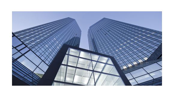 La Deutsche Bank veut embaucher des femmes pour faire joli