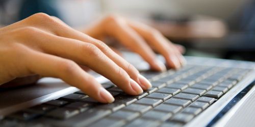 Claviologie : votre façon de taper trahit votre âge et votre sexe