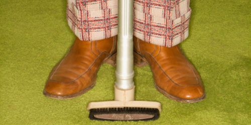 Non, un homme qui fait le ménage n’est pas plus enclin au divorce !