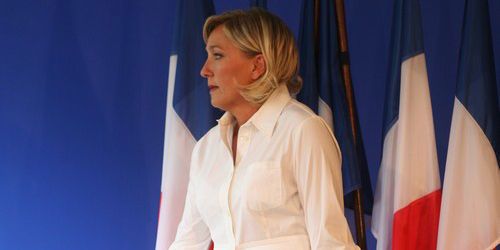 Marine Le Pen, Église, élus : les anti-mariage gay haussent le ton