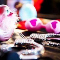 Offre d'emploi : devenez testeuse de sex toys pour 1 350 euros net par mois