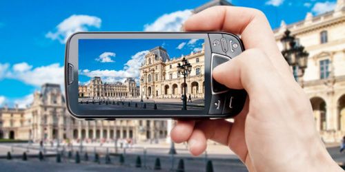 Facebook, la nouvelle agence de voyage ? 