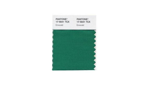 Pantone sacre le vert émeraude couleur de l'année 2013 