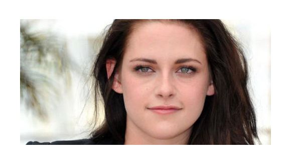 Twilight 5 : Kristen Stewart met une robe aux enchères