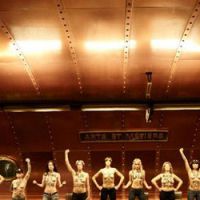Femen : seins nus dans le métro pour attaquer l'année 2013