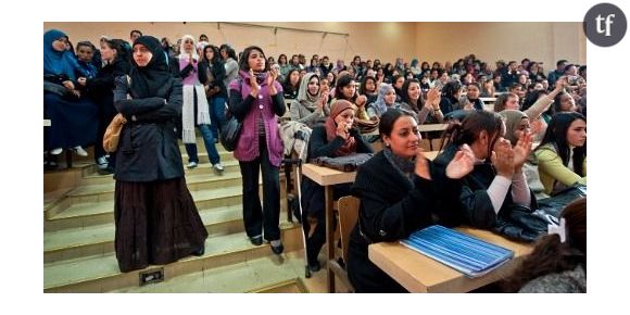 Tunisie : les femmes s'affrontent sur la question du port du voile