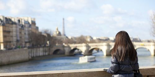 Les Parisiennes sont maman plus tard et ont moins de bébés que les autres Françaises