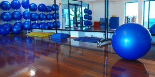 Des ballons de Pilates à la place des chaises pour améliorer la concentration des lycéens ? 