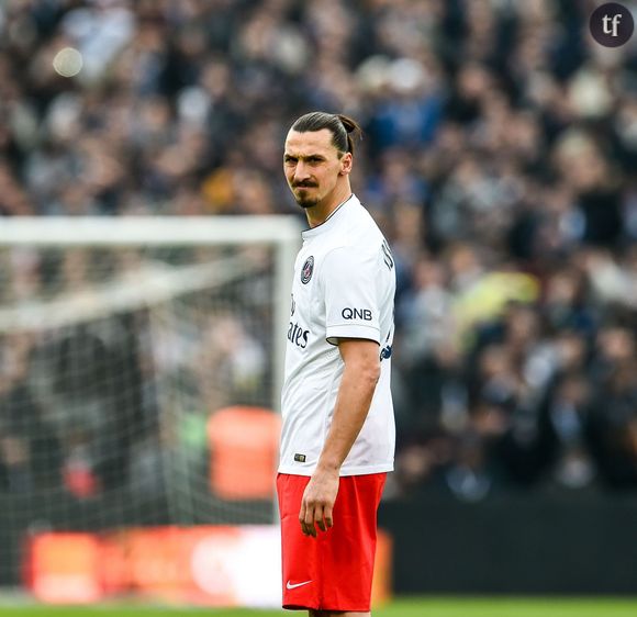 Zlatan Ibrahimovic, le 15 mars 2015, sur la pelouse du stade Chaban Delmas