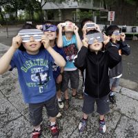 Éclipse du 20 mars : le phénomène est-il dangereux pour les enfants ?