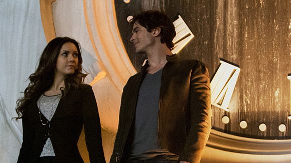 Vampire Diaries saison 6 : Damon et Elena vont-ils prendre le remède ensemble ? (vidéo)